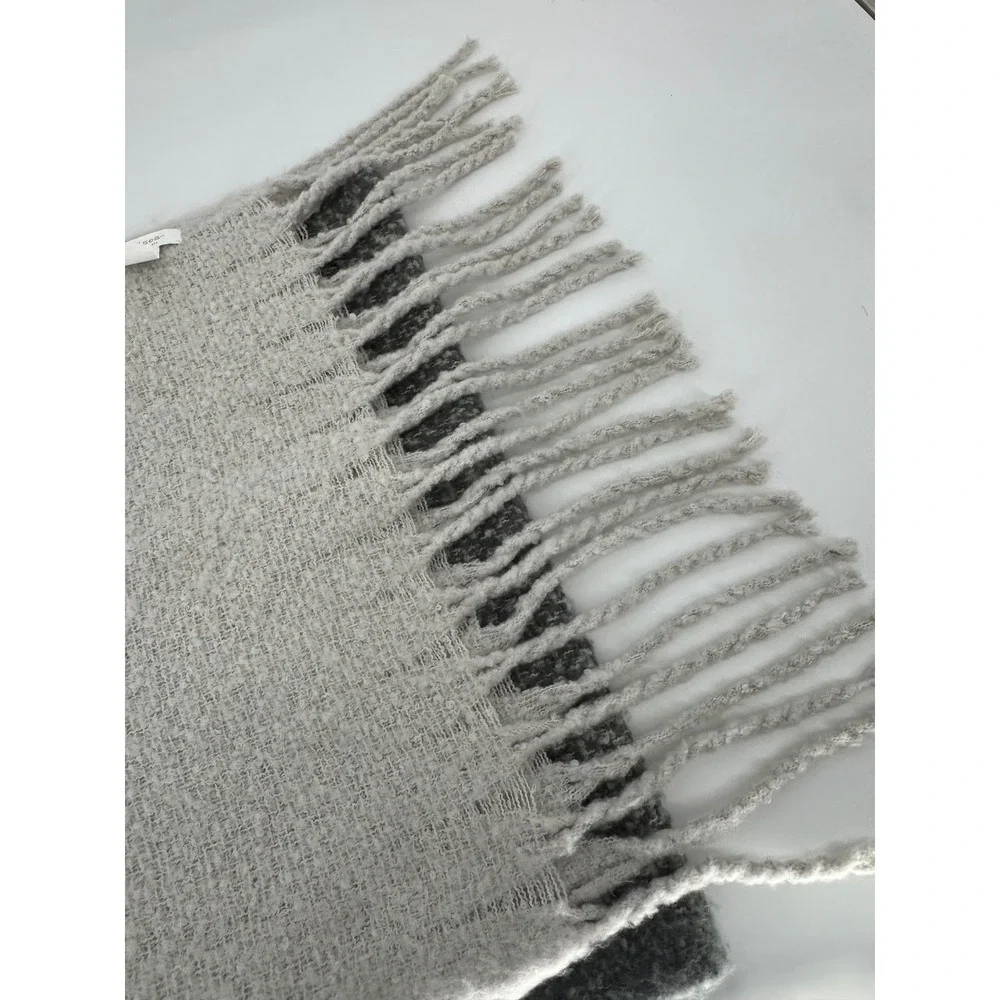 Mer Sea & Co Scarf Grey Ombre Knit Fringe Tassel‎ Wrap Shawl One Size
